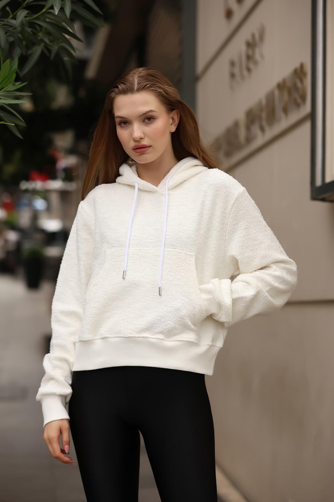 Beyaz Peluş Kapüşonlu Sweatshirt