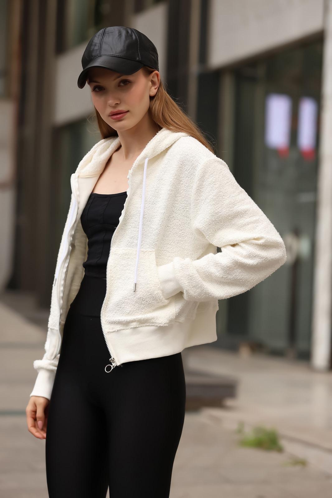 Beyaz Peluş Kapüşonlu Sweatshirt