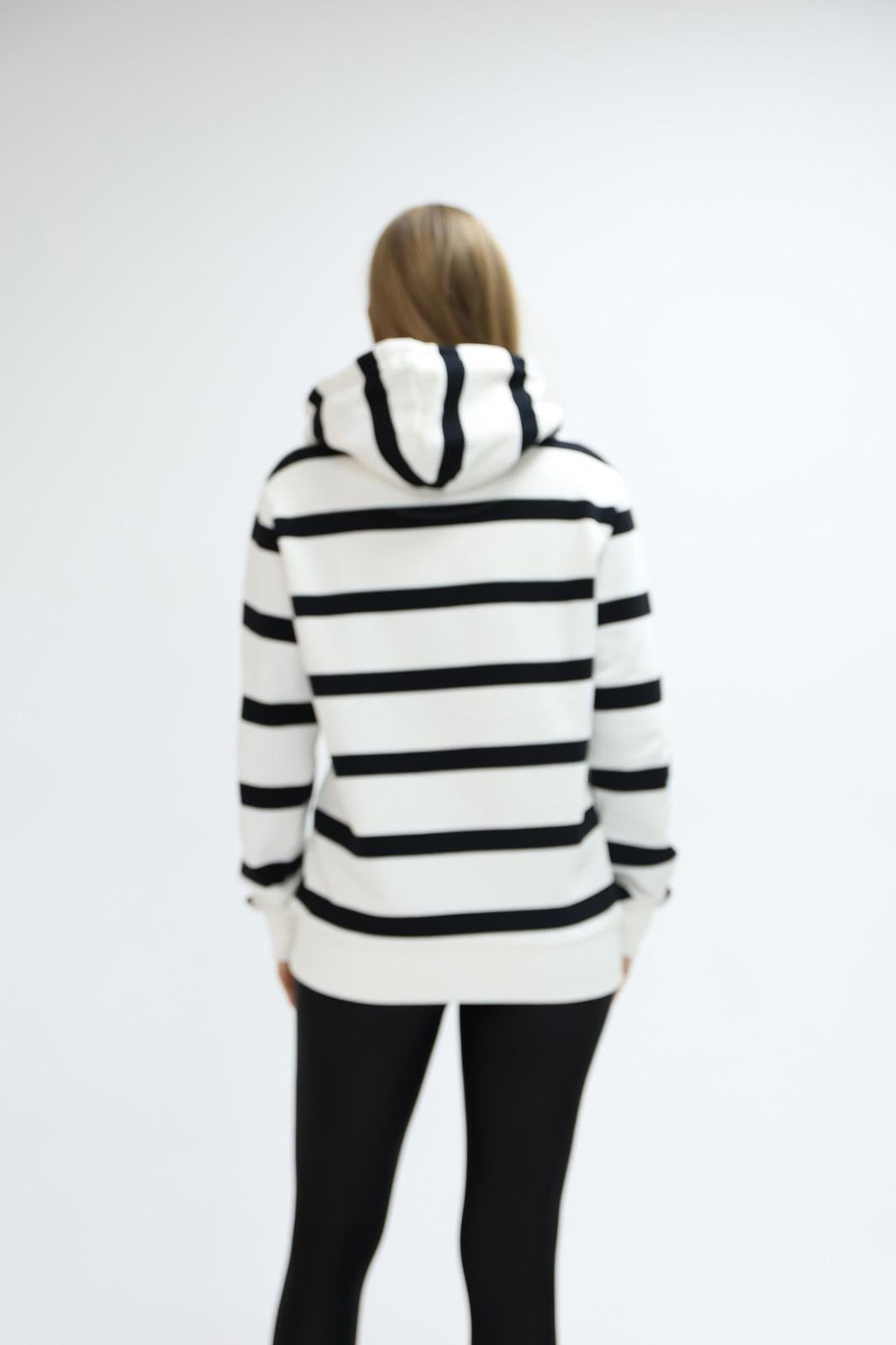Siyah Beyaz Çizgili Kapüşonlu Sweatshirt