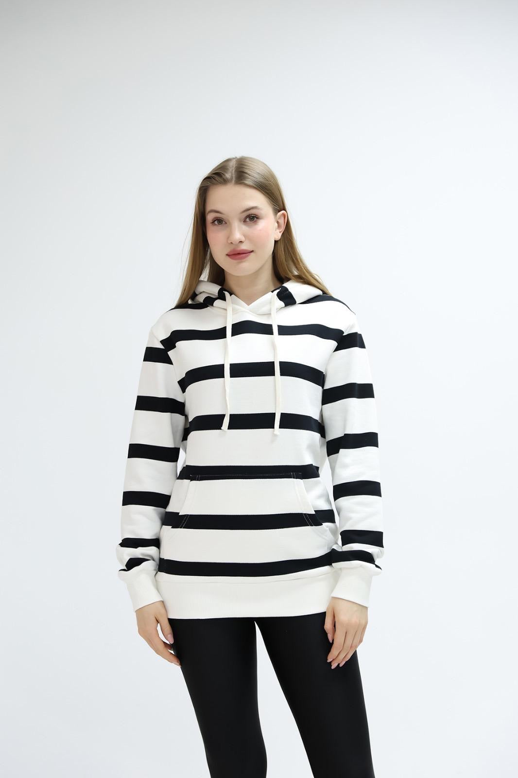 Siyah Beyaz Çizgili Kapüşonlu Sweatshirt